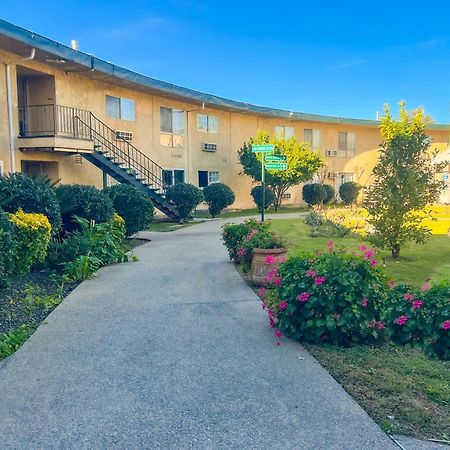 Hometown Inn North Hills San Fernando Exteriér fotografie
