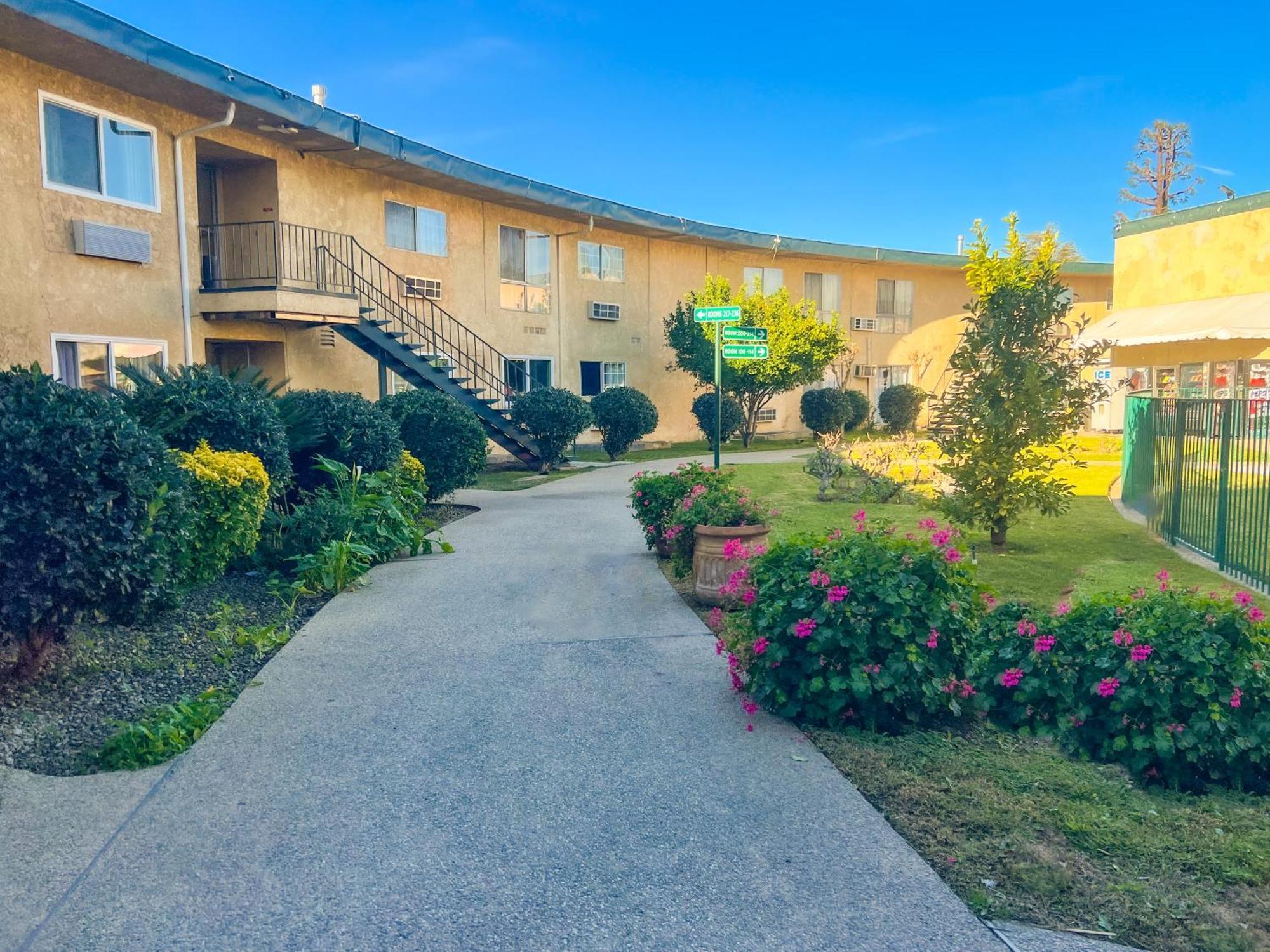 Hometown Inn North Hills San Fernando Exteriér fotografie